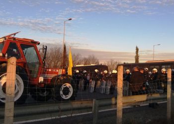 Δυναμική παρουσία Τρικαλινών στο μπλόκο της Νίκαια