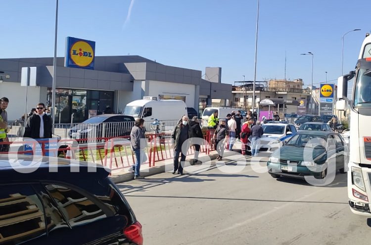 Λάρισα: Μετά το τροχαίο ατύχημα ακολούθησε καυγάς κι έπεσε ξύλο!