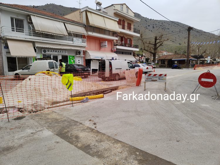 Τα έργα συνεχίζονται στην Φαρκαδόνα