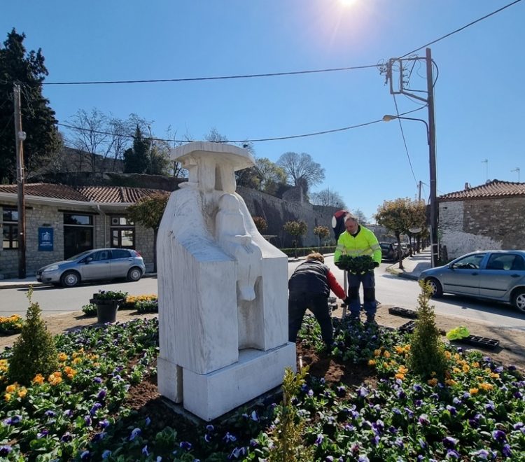 Οι «Κόρες του Ασκληπιού» σε ανακατασκευασμένο κόμβο στα Τρίκαλα