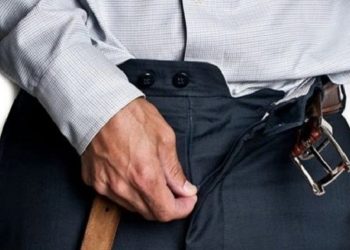 Mύθια: 45χρονος τον «πέταξε έξω» σε 23χρονη εργαζόμενη