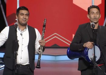 Δείτε βίντεο: Έκλεψε την παράσταση στο X Factor “το πρώτο κλαρίνο των Φαρσάλων”