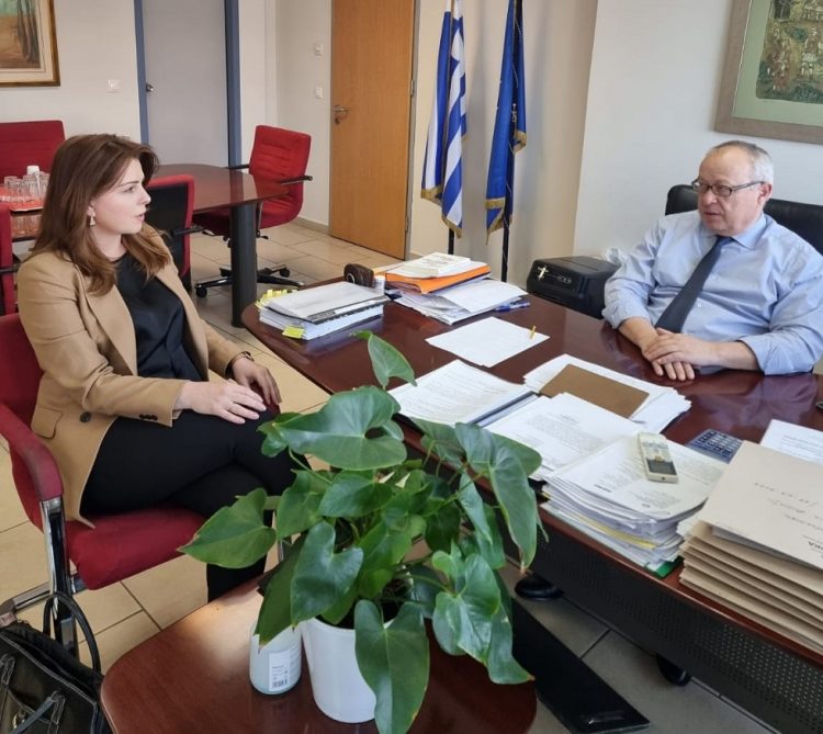«Πρέσινγκ»Παπακώστα  για να επισπευσθούν οι διαδικασίες για τις αναπηρικές συντάξεις