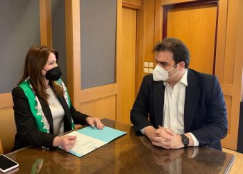 Δεσμεύσεις Πιερρακάκη σε Παπακώστα