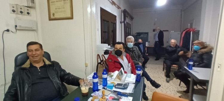 Στελέχη του ΚΚΕ επισκέφθηκαν το Ζάρκο και  συζήτησε με σεισμόπληκτους και τον πρόεδρο της κοινότητας