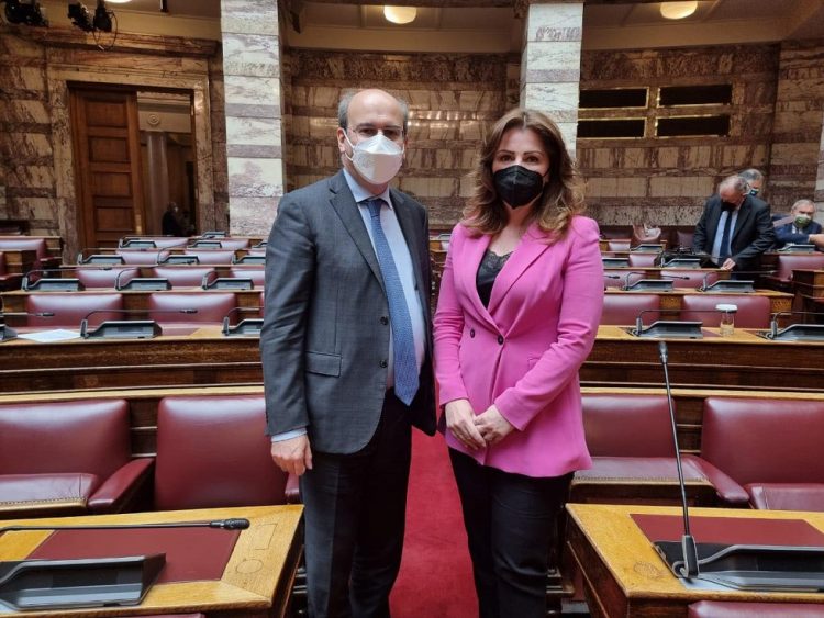 Κατερίνα Παπακώστα στη Βουλή: Παροχές σε όσους τις χρειάζονται πραγματικά
