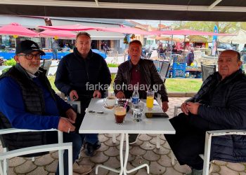 Μια εξαιρετικά ενδιαφέρουσα παρέα της πολιτικής και των κοινών