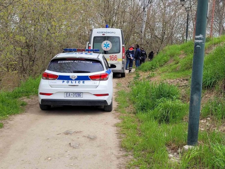 Αναστάτωση στις όχθες του Πηνειού – Στο πόδι ΕΚΑΒ και αστυνομία για άντρα πεσμένο στο έδαφος
