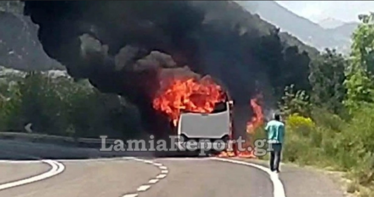 Φωτιά σε λεωφορείο με 30 προσκόπους στις στροφές του Μπράλου