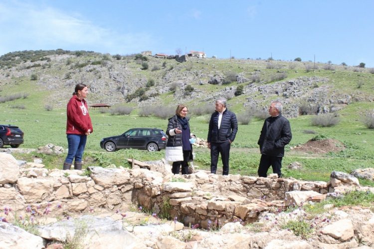Τον αρχαιολογικό χώρο της Πέλιννας και τον ελληνιστικό τύμβο Πετροπόρου  αναδεικνύει η Περιφέρεια Θεσσαλίας