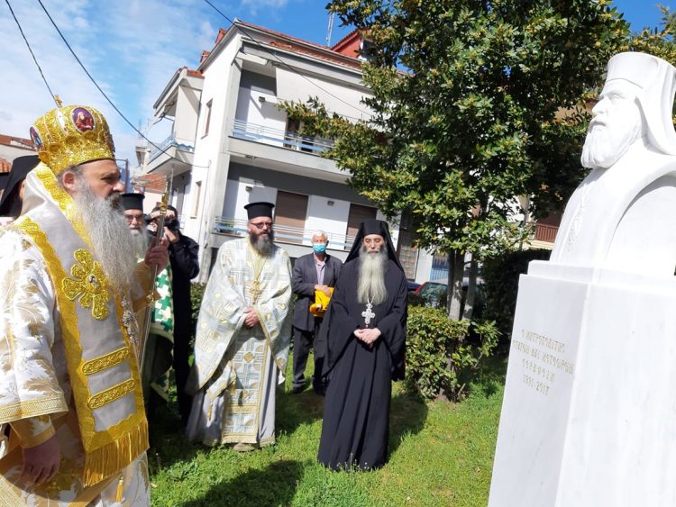 Τον αείμνηστο κυρό Σεραφείμ τον έφερε ο λαός και τον κκ. Θεόκλητο τον έστειλε ο Θεός