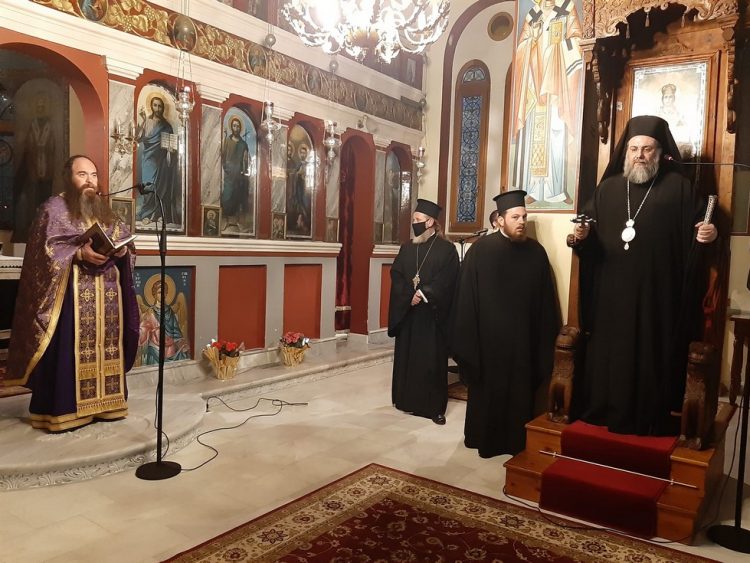 Ο Μητροπολίτης Τρίκκης Χρυσόστομος χοροστάτησε στην Προηγιασμένη Λειτουργία στην Φαρκαδόνα