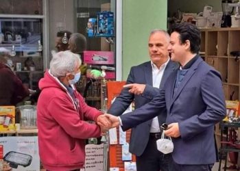 O Βλαχογιάννης έδωσε το δαχτυλίδι της διαδοχής;;;;;