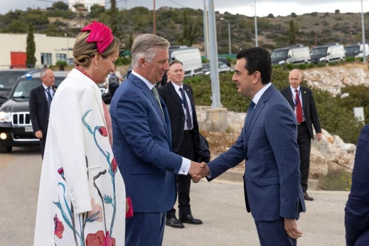 Με τους «γαλαζοαίματους» του Βελγίου στη Ρεβυθούσα ο Σκρέκας