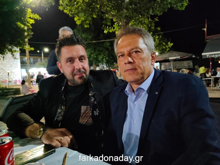 Κάτι ετοιμάζουν…