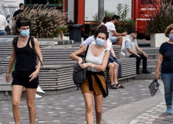 Σήμερα οι αποφάσεις της Επιτροπής για τις μάσκες- Τι αλλάζει για καταστήματα, ΜΜΜ & σχολεία