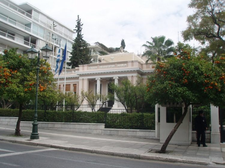 Μαξίμου: Στον «πάγο» ο ανασχηματισμός, «ζεσταίνονται» οι πρόωρες εκλογές -Οι 3+1 προϋποθέσεις