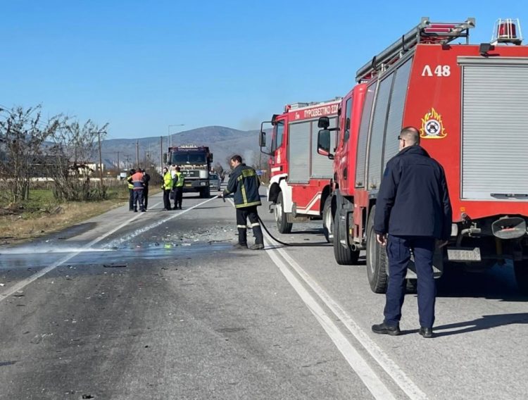 24χρονος νεκρός μετά από σύγκρουση αυτοκινήτου με νταλίκα