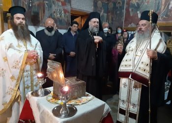 Μεγάλη ευλογία |  Τεμάχιο του Τιμίου και Ζωοποιού Σταυρού στο Μοναστήρι στην Παναγίτσα