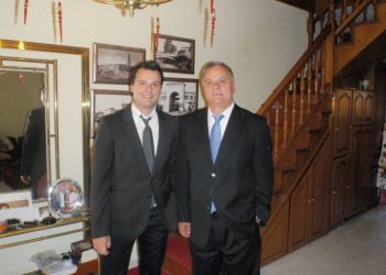 Τον προωθούν…