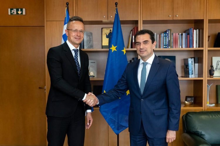 Συνάντηση  Σκρέκα με τον Υπουργό Εξωτερικών της Ουγγαρίας