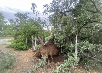 Βιβλική η καταστροφή από την χθεσινή χαλαζόπτωση και την ανεμοθύελλα στην Λάρισα