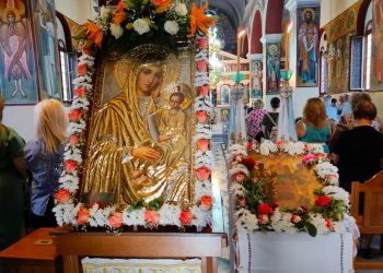ΦΑΡΚΑΔΟΝΑ | Κλήρος και λαός τίμησαν την Παναγία την Γιάτρισσα και τους Αποστόλους Πέτρο και Παύλο