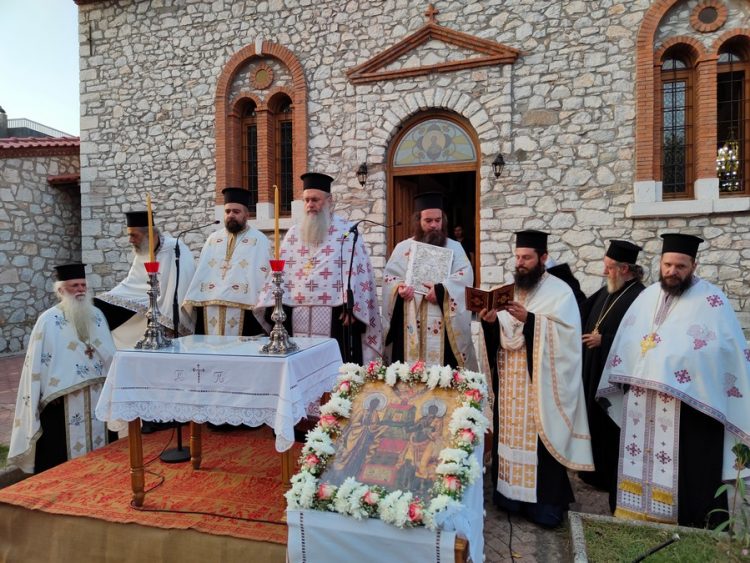 ΦΑΡΚΑΔΟΝΑ | Κλήρος και λαός τίμησαν την Παναγία την Γιάτρισσα και τους Αποστόλους Πέτρο και Παύλο