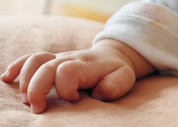 Γερμανία: Άνδρας μπέιμπι σίτερ βίασε τουλάχιστον 33 βρέφη – Τα νάρκωνε για να μην ουρλιάζουν