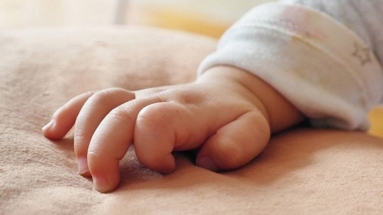 Γερμανία: Άνδρας μπέιμπι σίτερ βίασε τουλάχιστον 33 βρέφη – Τα νάρκωνε για να μην ουρλιάζουν