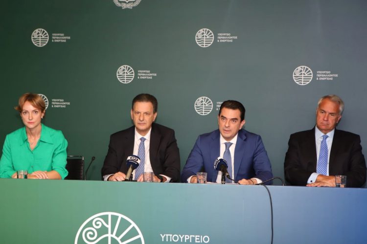 Κώστας Σκρέκας: Προωθούμε άμεσα και μακροπρόθεσμα μέτρα για την εξοικονόμηση ενέργειας στο Δημόσιο