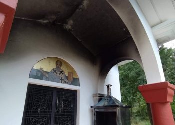 Βανδάλισαν εκκλησία στην Φαρκαδόνα