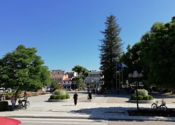 160 νέα κρούσματα κορονοϊού σήμερα στα Τρίκαλα και 616 στη Λάρισα