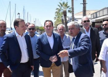 Ο Λιούτας με τον Αναπληρωτή Υπουργό Εσωτερικών, Στέλιο Πέτσα, σε κλιμάκιο της ΝΔ στην Πρέβεζα