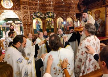 Κλήρος και λαός τίμησαν την Παναγία  Πορταΐτισσα στην Οιχαλία