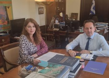 Η Παπακώστα στον Αν. Υπουργό Εσωτερικών για ζητήματα των Παλιννοστούντων της Φαρκαδόνας και των Σεισμοπαθών