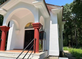 Ο Μεριβάκης αποκατέστησε τις φθορές που προκάλεσαν ιερόσυλοι στο  εξωκκλήσι του Αγίου Νικολάου στη θέση Ρουμάνι