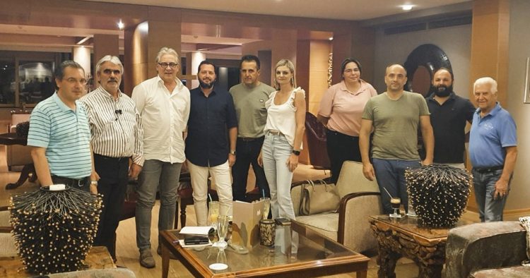 Συνάντηση του Βασίλη Γιαγιάκου με τον πρόεδρο της Ένωσης Ξενοδοχείων Ν. Τρικάλων