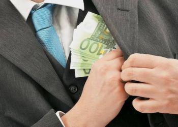 Αντί για fuel pass… την εξαπάτησε παίρνοντας 3.000€