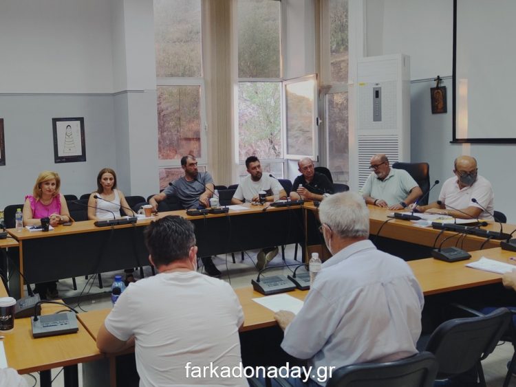 Αναβλήθηκε λόγω μη απαρτίας η συνεδρίαση του Δημοτικού Συμβουλίου Φαρκαδόνας