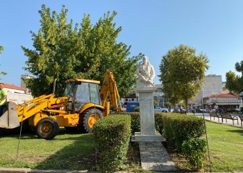 Νέα εποχή στα Τρίκαλα, ξεκίνησε η ανάπλαση της κεντρικής πλατείας