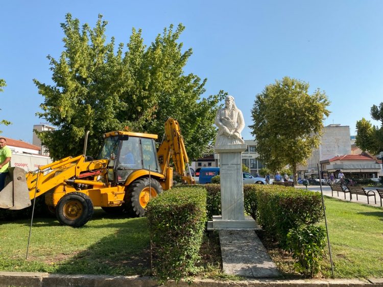 Νέα εποχή στα Τρίκαλα, ξεκίνησε η ανάπλαση της κεντρικής πλατείας