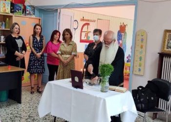 Χωρίς μάσκες και με χαμόγελα το πρώτο κουδούνι στα σχολεία του Δήμου Φαρκαδόνας