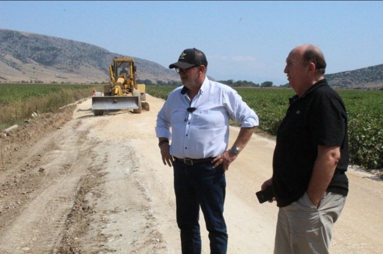 Αναδείχθηκε προσωρινός μειοδότης για την ασφαλτόστρωση αγροτικών δρόμων του Δήμου Φαρκαδόνας