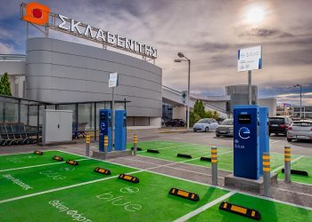 ΔΕΗ blue και ΣΚΛΑΒΕΝΙΤΗΣ ενώνουν τις δυνάμεις τους για τη βιώσιμη κινητικότητα