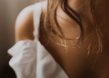 Πεθερά τσάκωσε τη νύφη με τον εραστή στις τουαλέτες την ώρα της γαμήλιας δεξίωσης