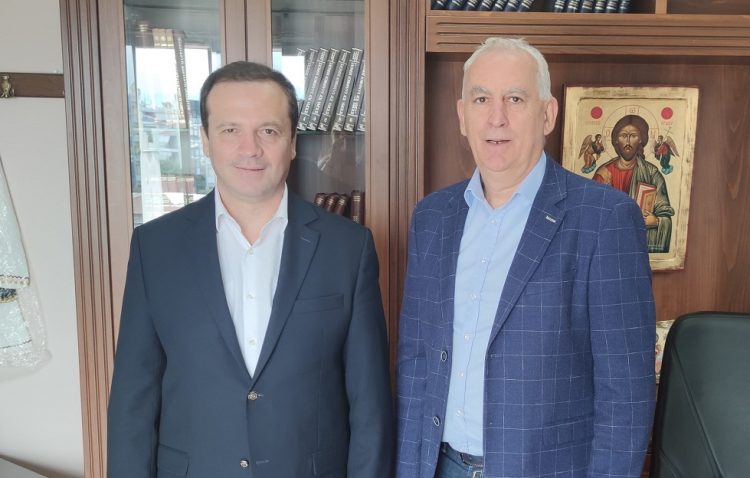 Αμείωτο ενδιαφέρον Λιούτα για τους εκπαιδευτικούς