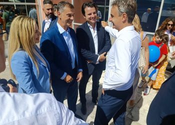 Τα εύσημα του Μητσοτάκη στον  Βλαχογιάννη junior