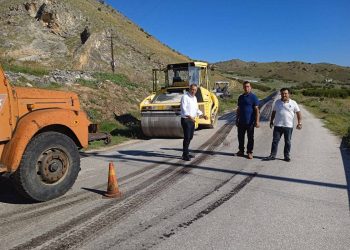 Με γοργούς ρυθμούς προχωρά  η ασφαλτόστρωση στο δρόμο από Φαρκαδόνα έως Ζάρκο