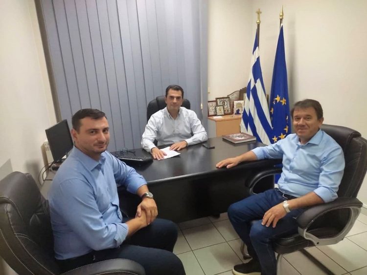 Συνάντηση Σκρέκα με το προεδρείο του συνδέσμου υδραυλικών Τρικάλων για το κρίσιμο ζήτημα της ενέργειας